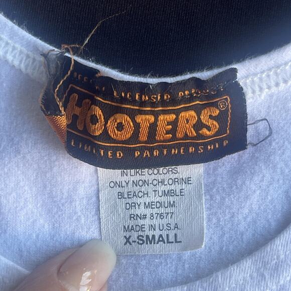 Hooters Shirt Shorts Set Womens XS White Black Glass City Toledo OH Tank Slogan - Picture 3 of 10